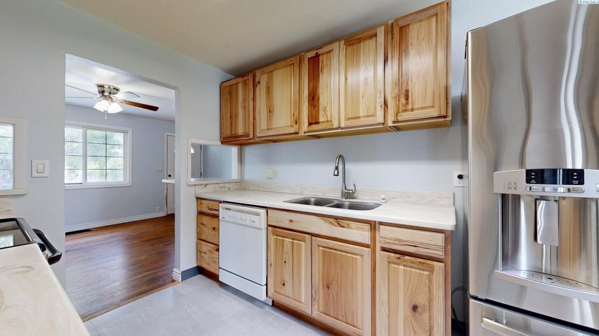 MLS# 293063 Charming and move-in ready, this 2 BD 1 BA home with - photo 9