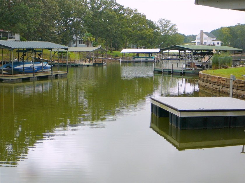 Wonderful 4 Bedroom home on 1.62 Acres. Dock in-place - photo 8