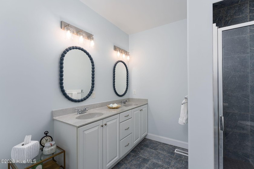 Exceptional home in sought after Pelican Reef! This 3 bedroom, 2 - photo 22