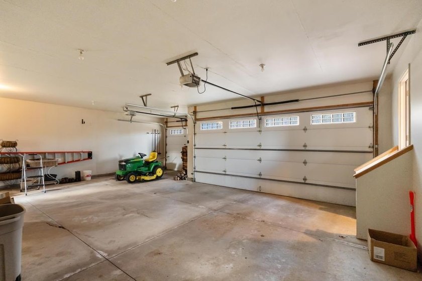 Custom-built home that includes a deeded parcel with 100 feet of - photo 30
