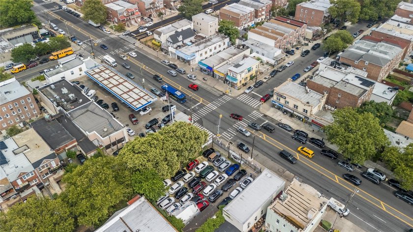This 5,400 sq ft vacant lot offers a rare chance to build up to - photo 3