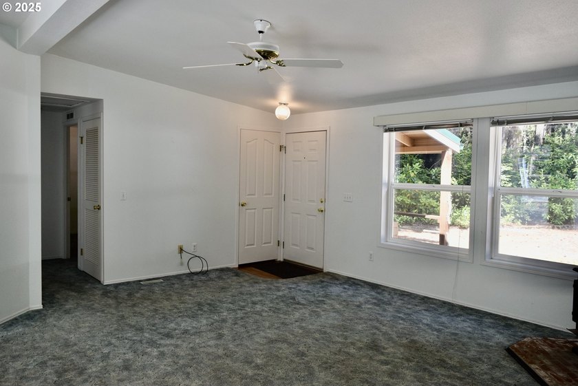 Private Country Retreat in Port Orford! Welcome to 42065 Vista - photo 4