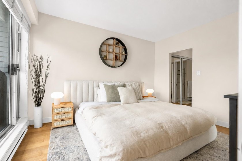 Rare renovated waterfront penthouse with exposure on all 4 sides - photo 11
