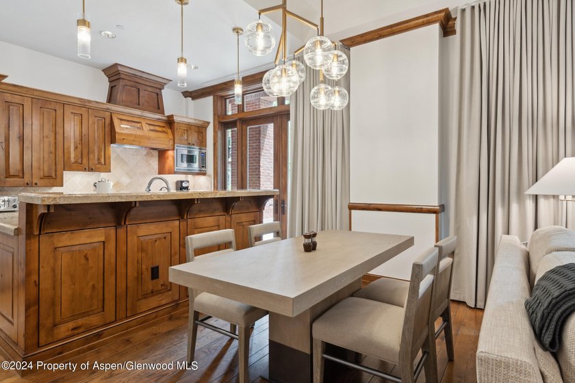 2024 renovations completed (including new decor, furniture - photo 6