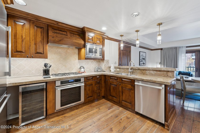 2024 renovations completed (including new decor, furniture - photo 5