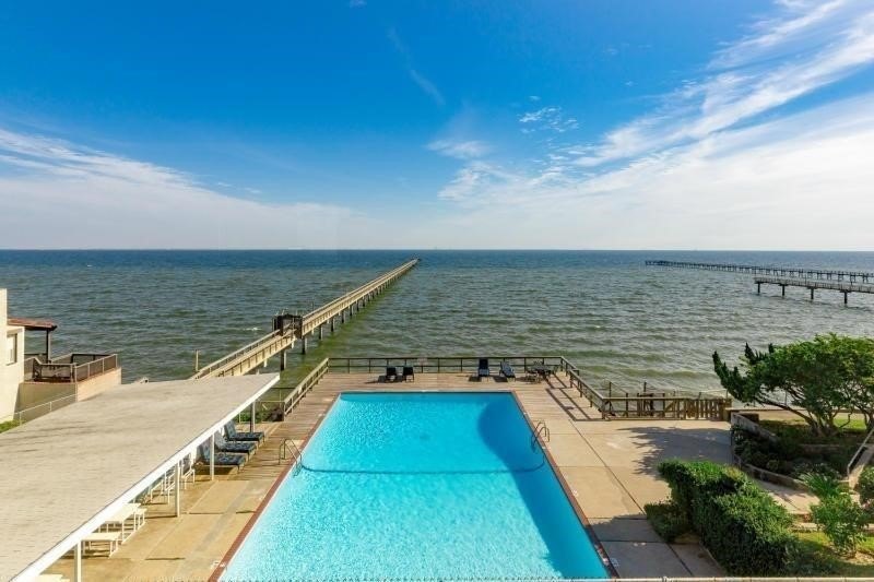 Check out this Million Dollar View in this roomy 1 bedroom, 1 - photo 18