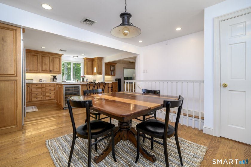 Welcome to this sun-filled ranch offering breathtaking - photo 8