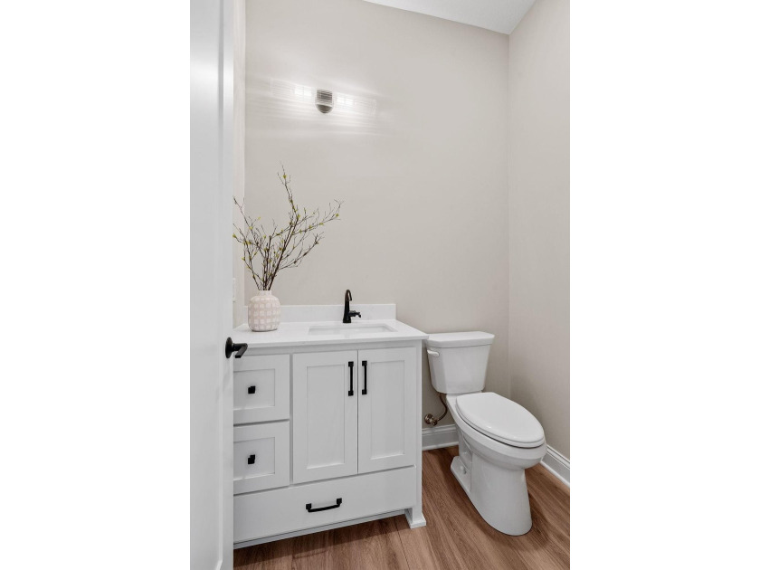Welcome to elevated lake living at Linden Cove - an intimate - photo 10