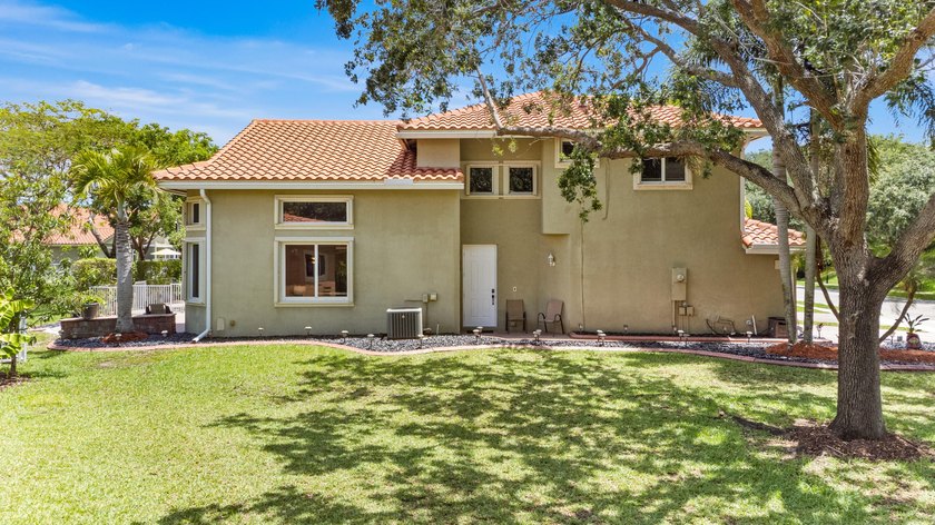 Come see this corner unit in the Fairways, a super quiet, gated - photo 26