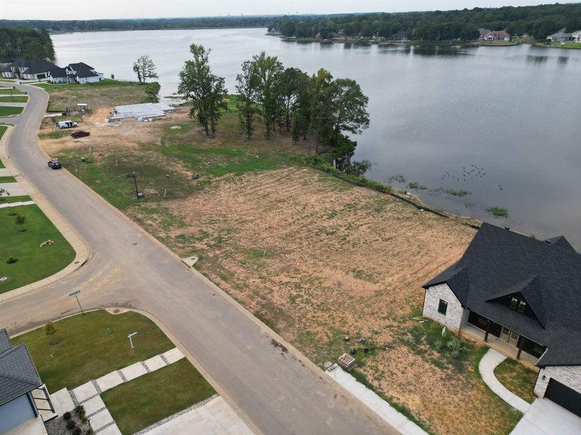 Perfect setting for your custom dream home on this exceptional - photo 12