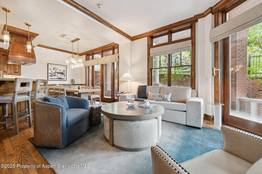 2024 renovations completed (including new decor, furniture - photo 8
