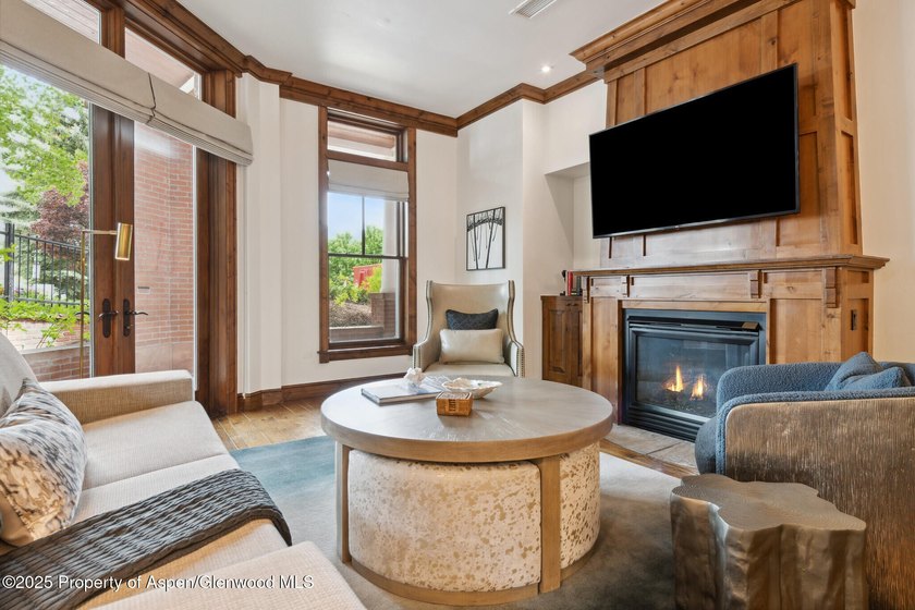 2024 renovations completed (including new decor, furniture - photo 9