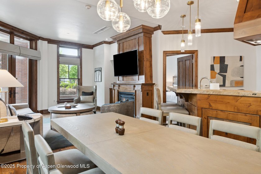 2024 renovations completed (including new decor, furniture - photo 10