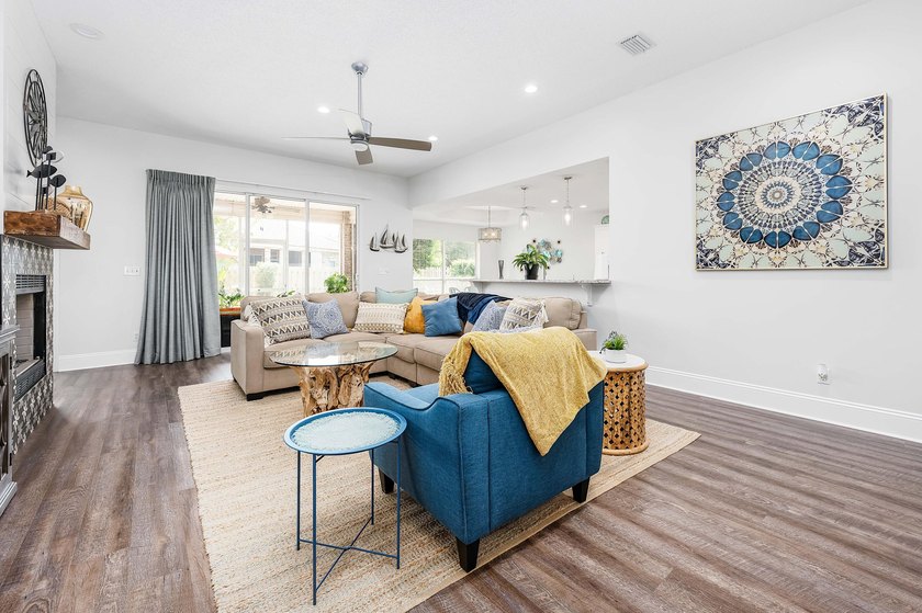 Imagine living just a short stroll away from the beach with a - photo 15