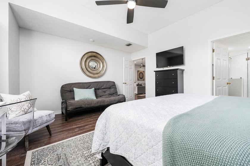 Imagine living just a short stroll away from the beach with a - photo 33
