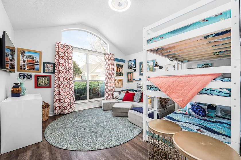 Imagine living just a short stroll away from the beach with a - photo 45