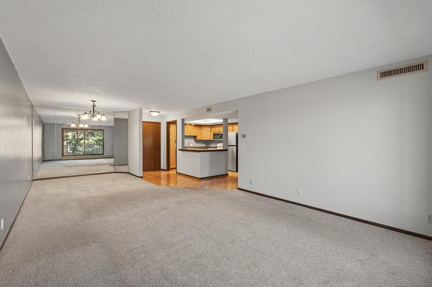 Experience comfortable, low-maintenance living in this - photo 5