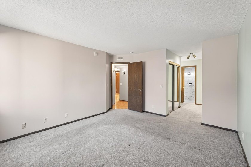 Experience comfortable, low-maintenance living in this - photo 9