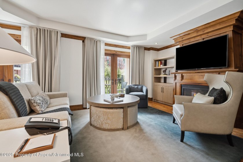 2024 renovations completed (including new decor, furniture - photo 4