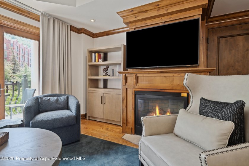 2024 renovations completed (including new decor, furniture - photo 6