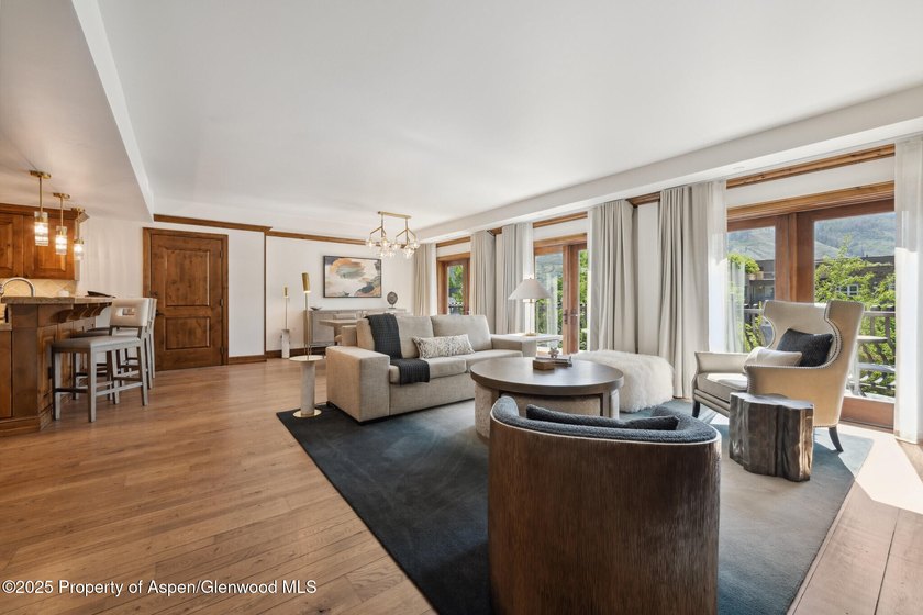 2024 renovations completed (including new decor, furniture - photo 4
