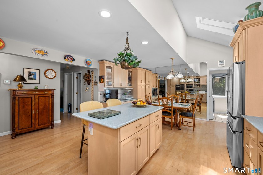 Come Invest in the newly listed spacious 5-bedroom, 3.5-bath - photo 5