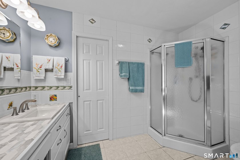 Come Invest in the newly listed spacious 5-bedroom, 3.5-bath - photo 10