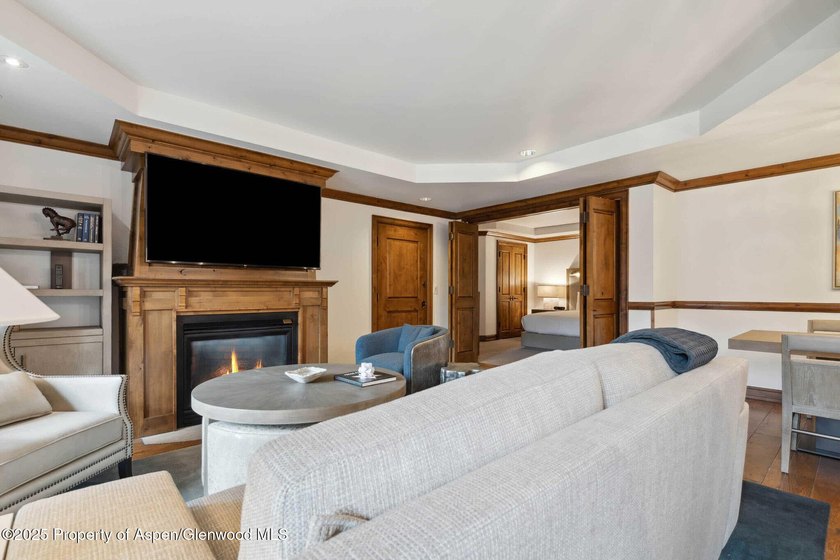 2024 renovations completed (including new decor, furniture - photo 7