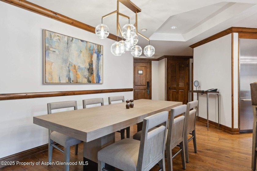 2024 renovations completed (including new decor, furniture - photo 10