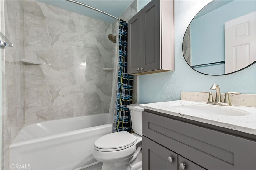 Picture your mornings starting in the custom updated kitchen - photo 18