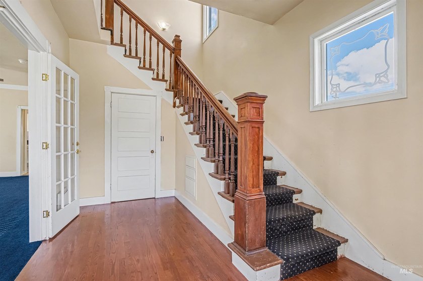 Amazing opportunity to live where you work or work close to - photo 8