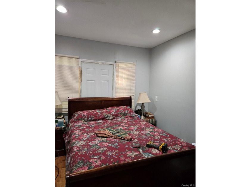 Welcome to this beautifully maintained attached one-family home - photo 16