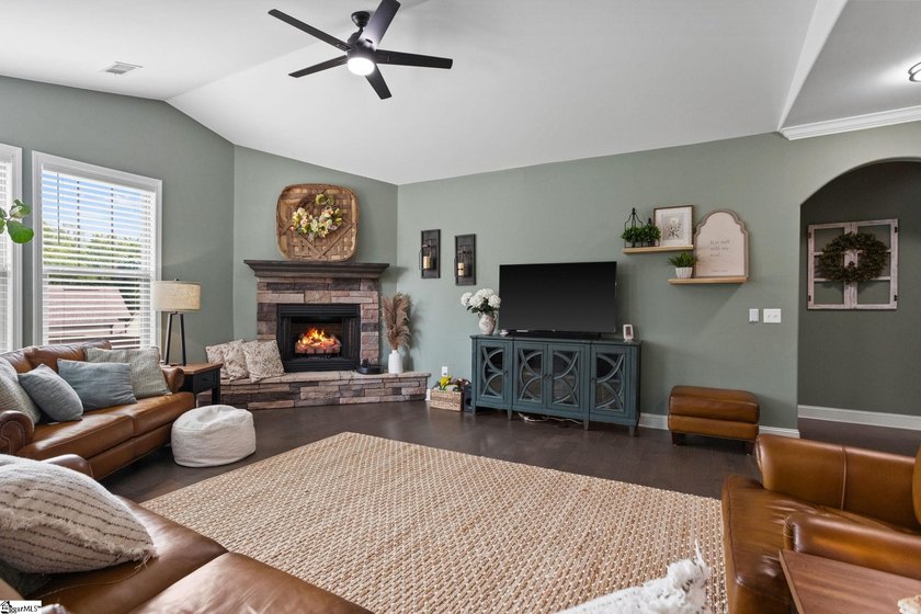 Welcome home to 5 Ryders Way in Taylors! Situated on nearly half - photo 10