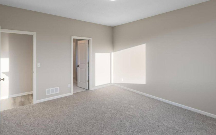 Presenting this well appointed one level on a cul-de-sac lot - photo 8