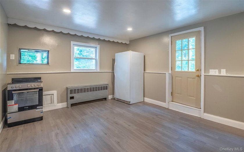 Welcome to this beautifully updated and exceptionally spacious - photo 22