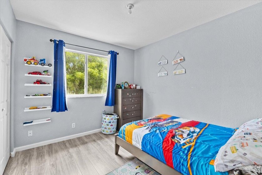 Discover effortless living in the gated community of Thousand - photo 32