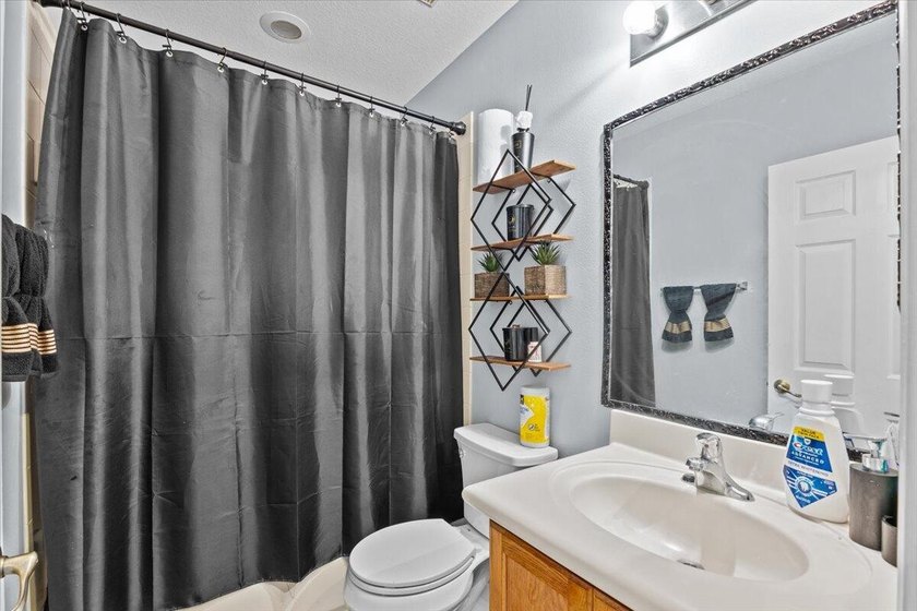 Discover effortless living in the gated community of Thousand - photo 33