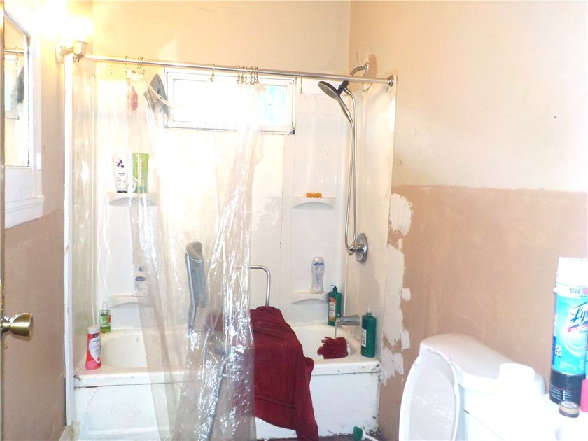 Welcome to this turn-key investment opportunity in the City of - photo 7