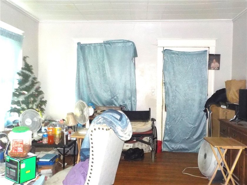 Welcome to this turn-key investment opportunity in the City of - photo 10