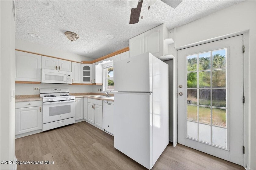 Come and see this move-in ready 3 bed 2 bath home with new - photo 17
