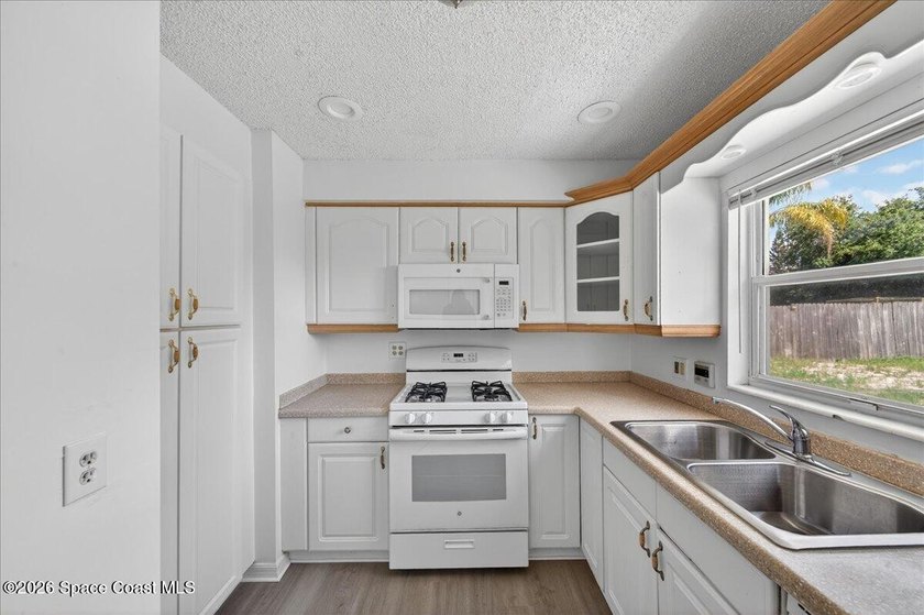 Come and see this move-in ready 3 bed 2 bath home with new - photo 18