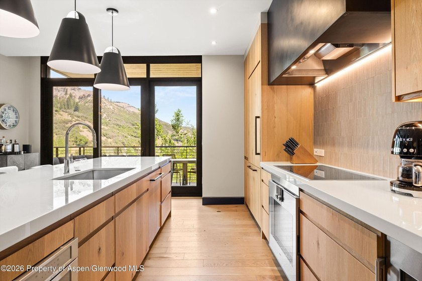 Thoughtfully designed, with sophisticated finishes - photo 6