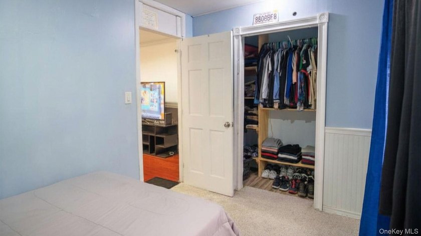 Welcome to this well-maintained unit that offers a comfortable - photo 8