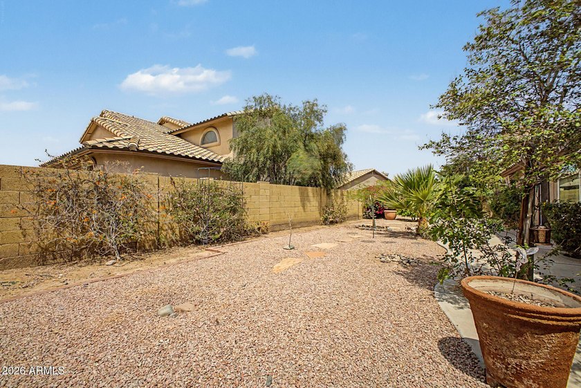 Welcome to Horseshoe Bay! This is a charming upgraded 3-bedroom - photo 17