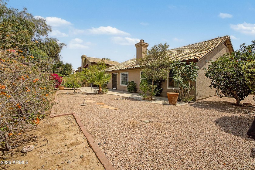 Welcome to Horseshoe Bay! This is a charming upgraded 3-bedroom - photo 18