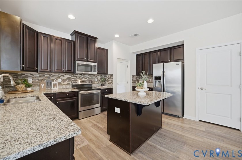 Nearly 3,500 square feet with a backyard built for entertaining - photo 11
