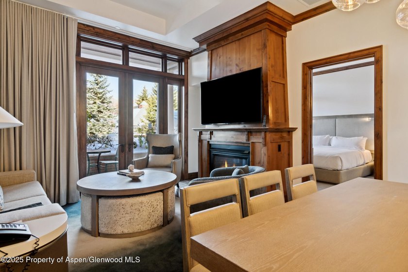 Enjoy prime summer time in Aspen. 2024 renovations completed - photo 8
