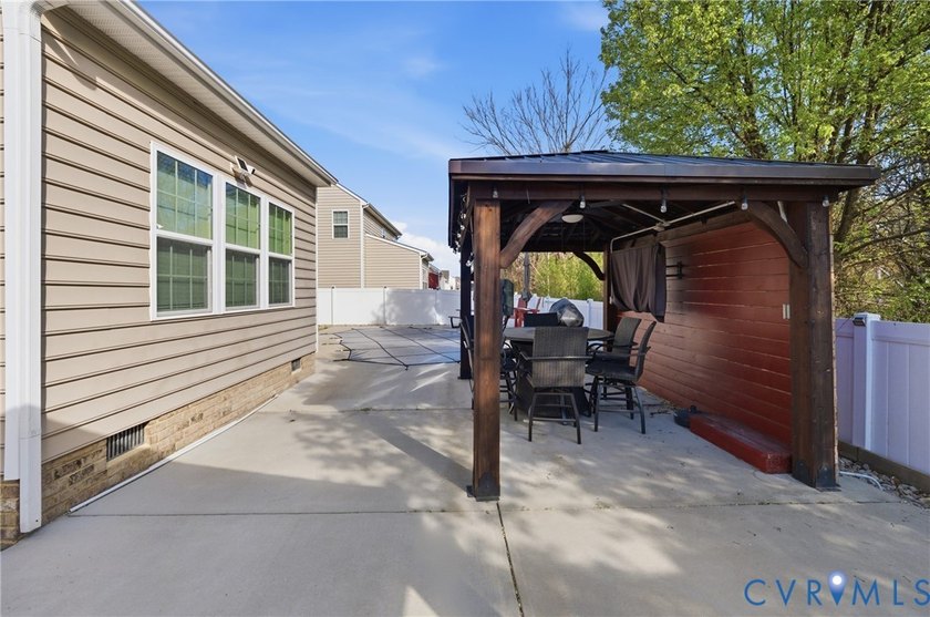 Nearly 3,500 square feet with a backyard built for entertaining - photo 38