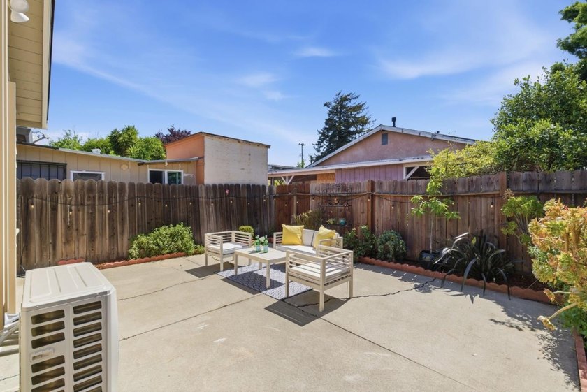 Welcome home to 528 Macarthur Ave, a beautifully updated - photo 14