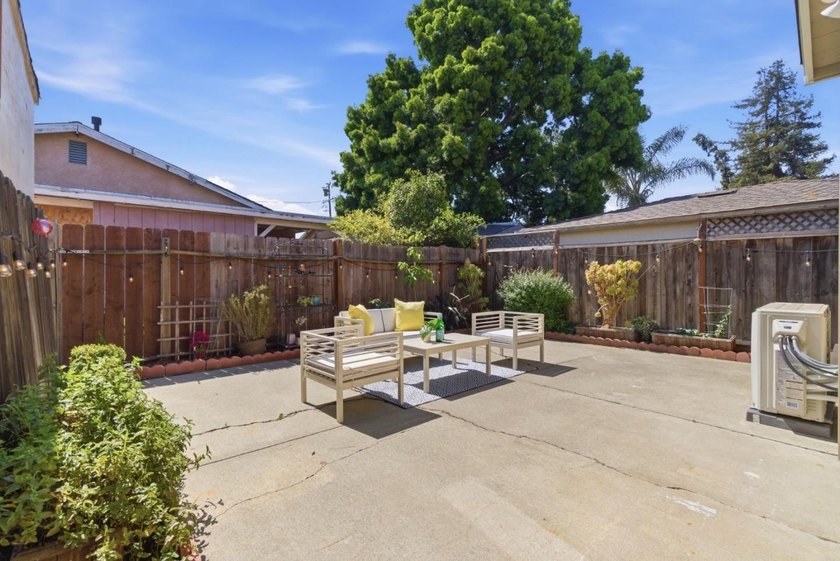 Welcome home to 528 Macarthur Ave, a beautifully updated - photo 15